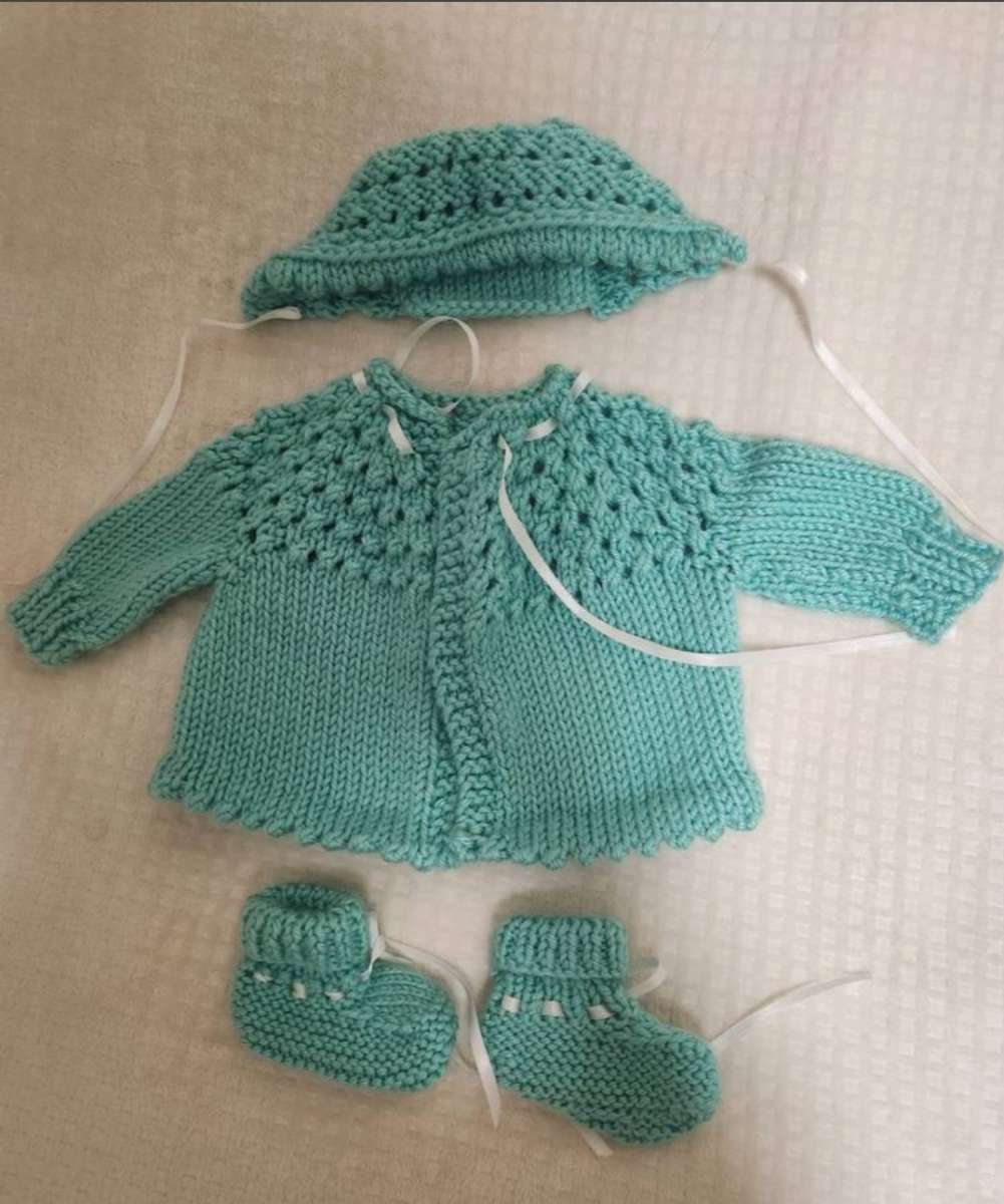 0 to 3 Months Baby Gender Neutral Green Knitted Outfit