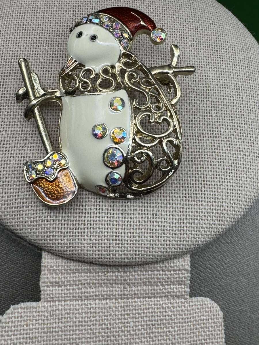 2039PTT High Quality New Enamel  Snowman With Shovel