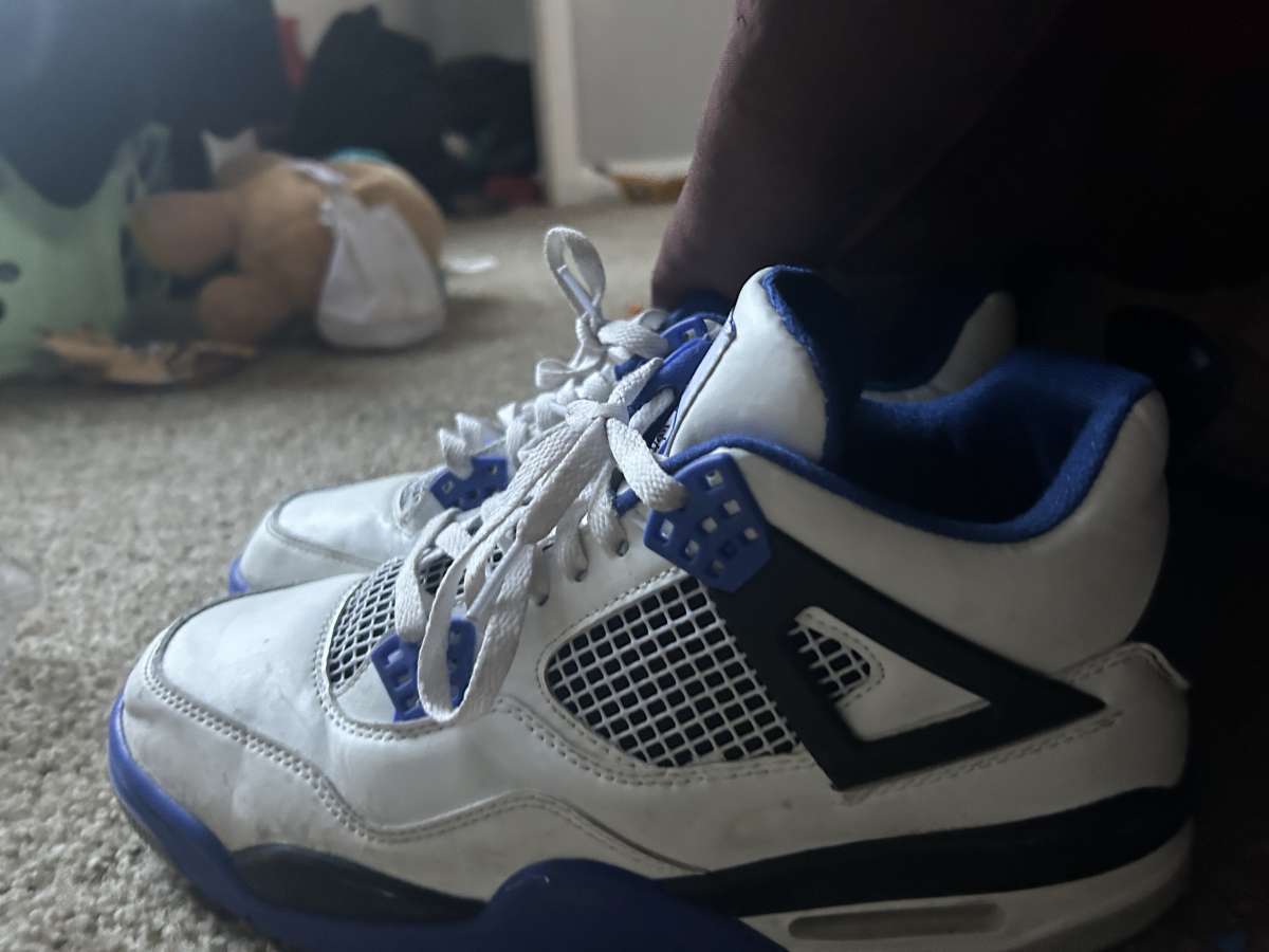 Jordan 1 red white black