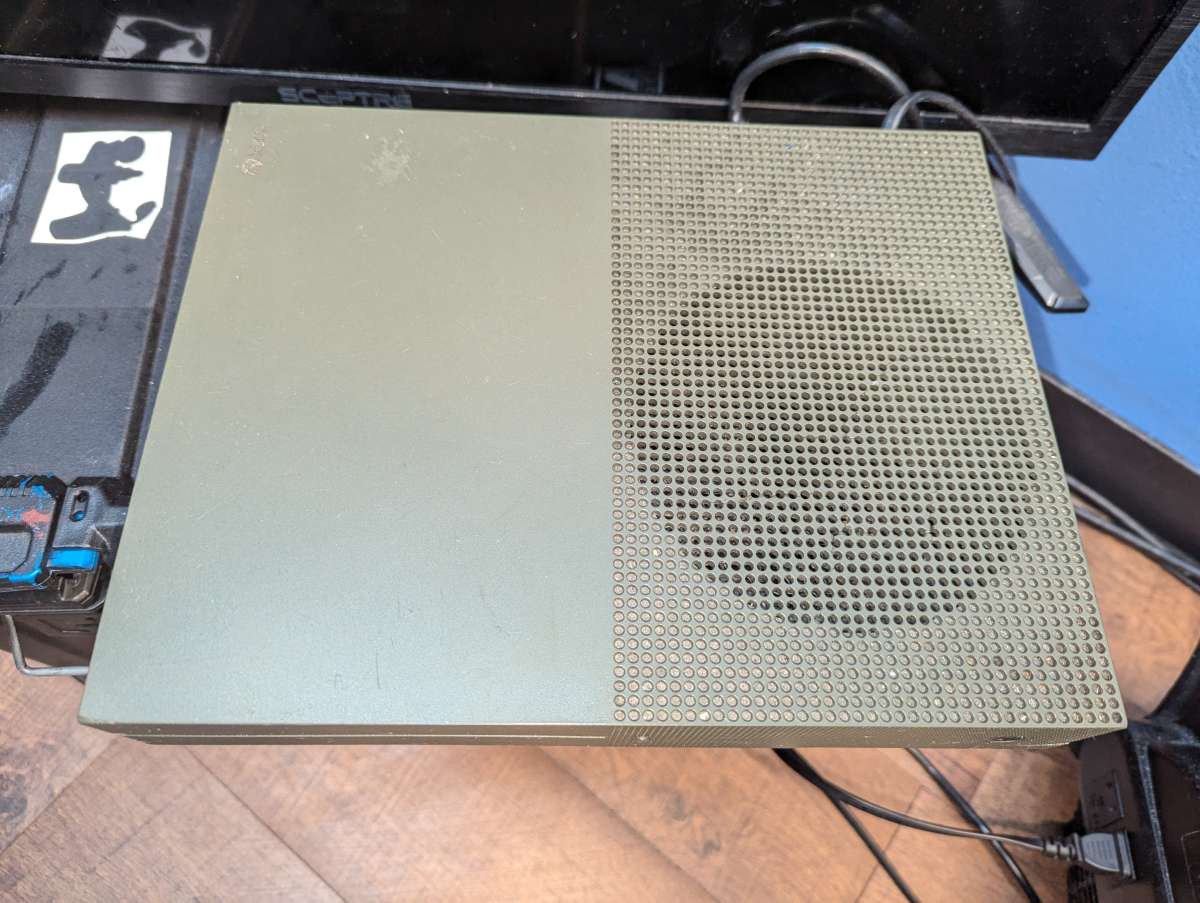 battlefield edition 1tb Xbox one with elite series controlle