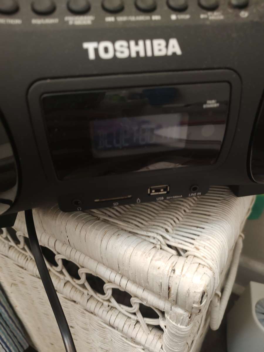 Toshiba CD Bluetooth radio