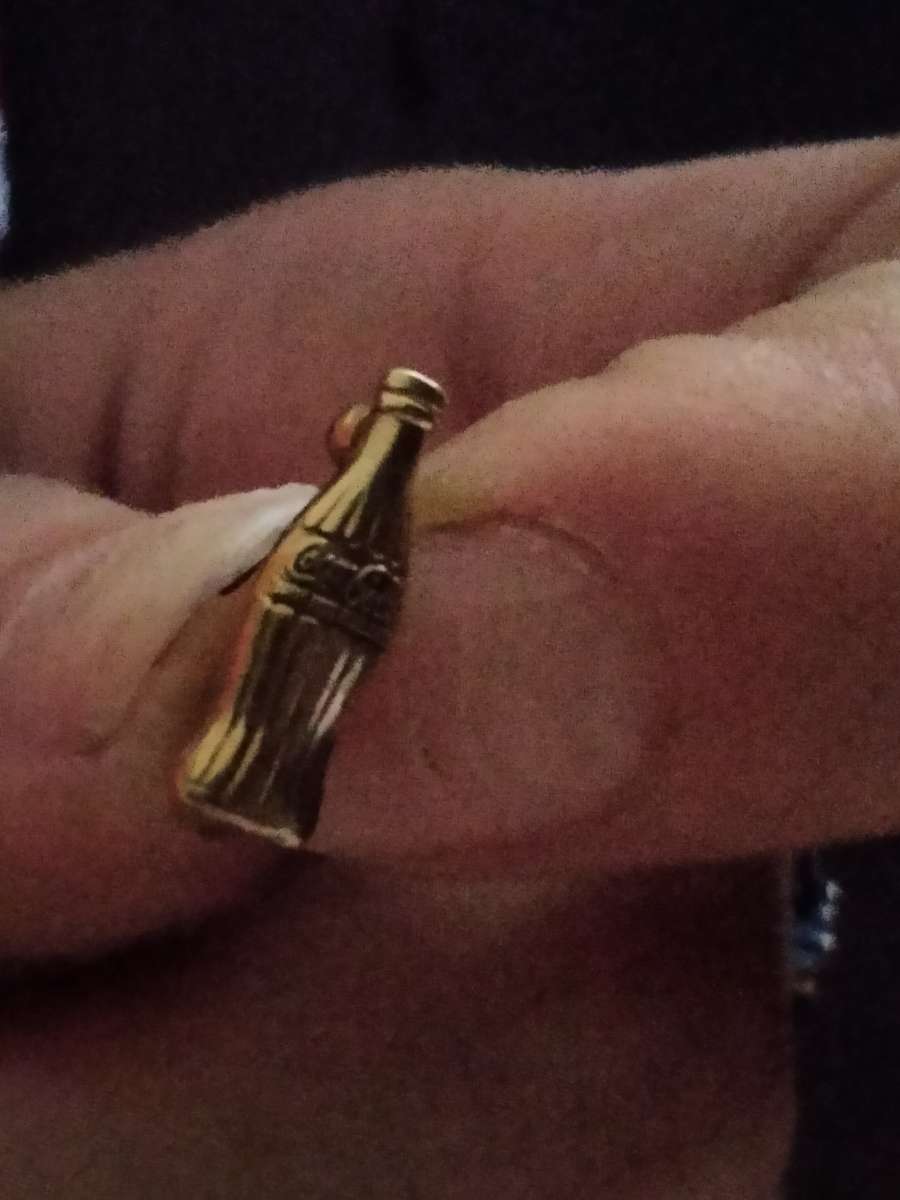 vintage CocaCola 10k yellow gold award pin