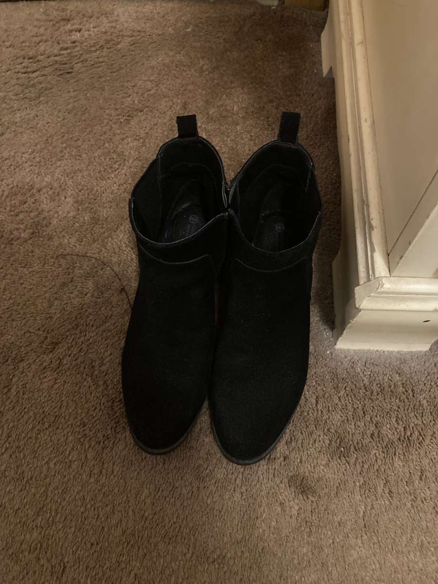 Giani Bernini suede booties
