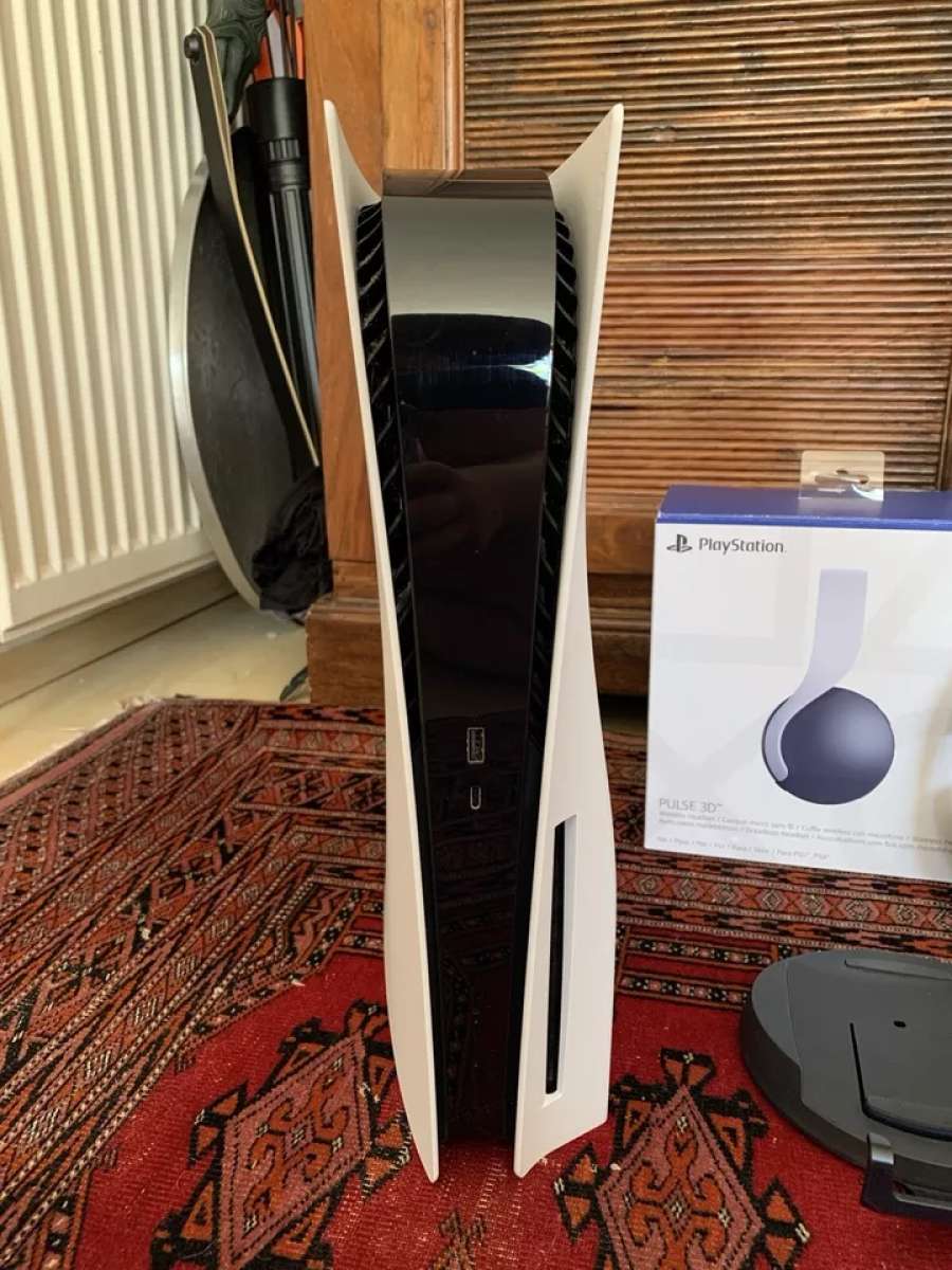 PlayStation 5 Disc 825 GB Controller Pulse 3DHeadset 2 Games