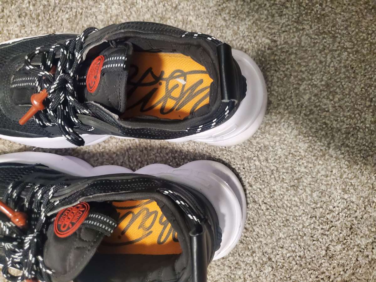 Versace chain reaction