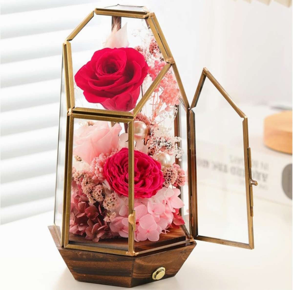 Flowers pink roses perfect gift for Valentines Day