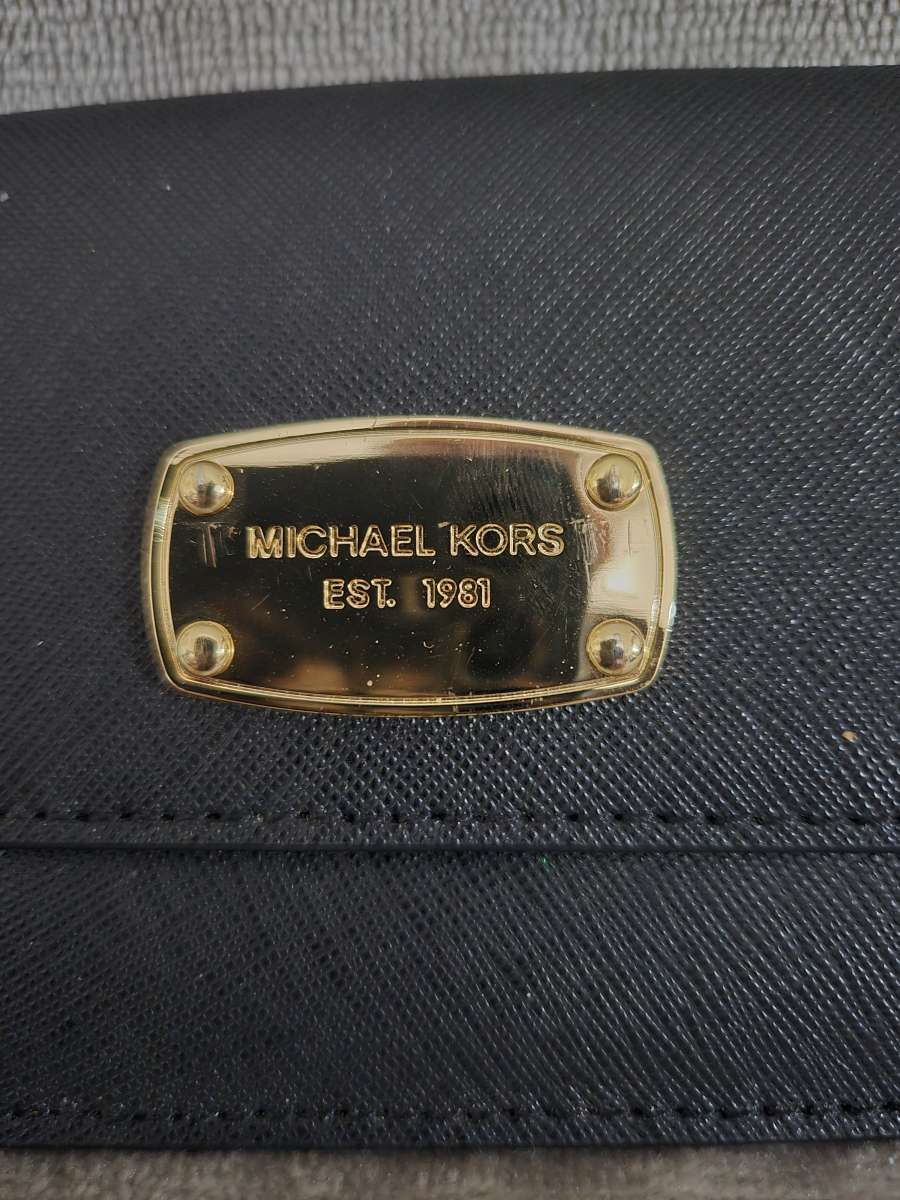 MICHAEL KORS BLACK SAFFIANO LEATHER SNAP WALLET