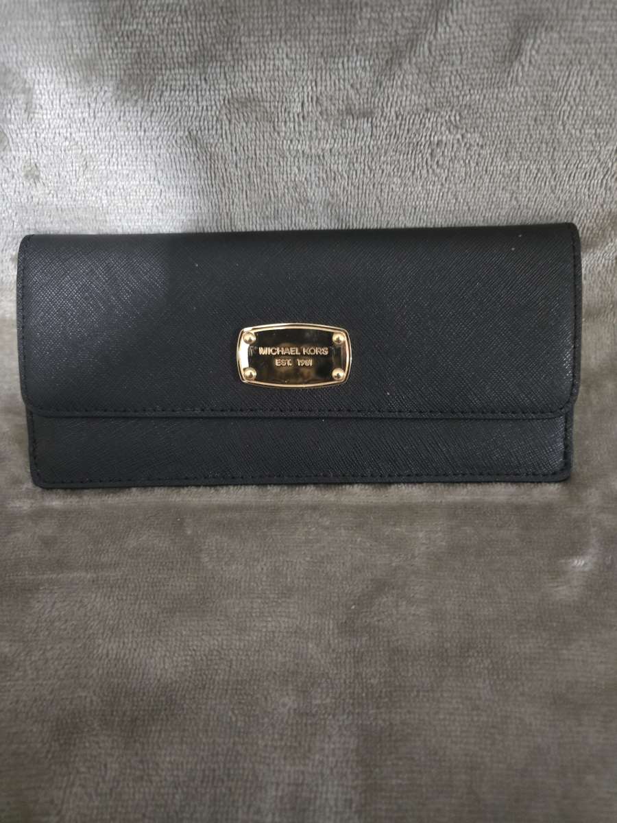 MICHAEL KORS BLACK SAFFIANO LEATHER SNAP WALLET