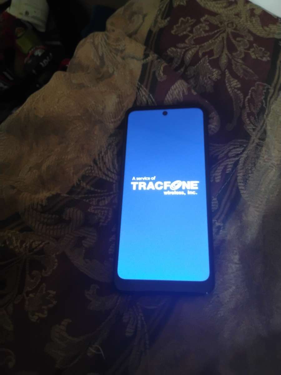 Tracfhone SafeLink Wireless Moto g play 5g