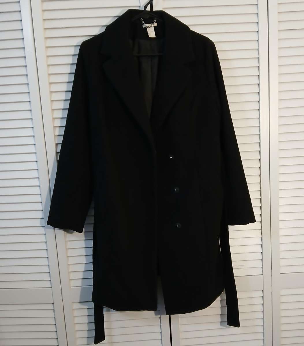 H and M MaternityBlackCoat for women size S