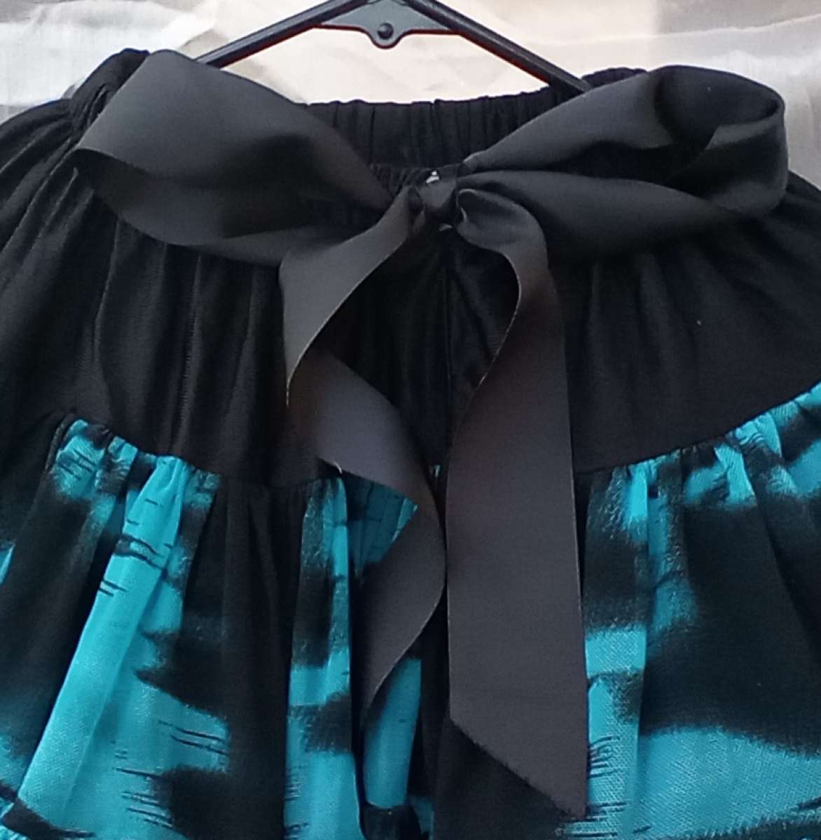 6yrs Blk Teal TuTu Pettiskirt EUC Bow Cinches Waist