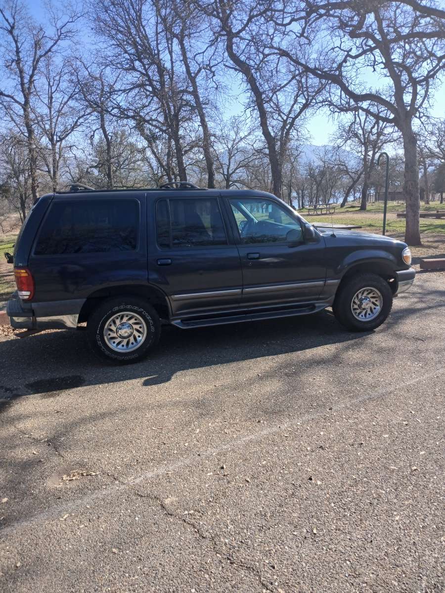 2000 Ford Explorer 2WD V6 40Liter