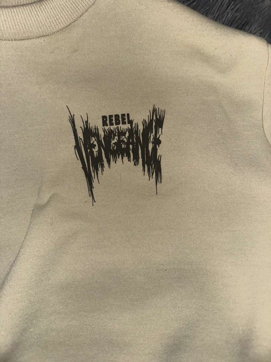 sweatshirt with skulls