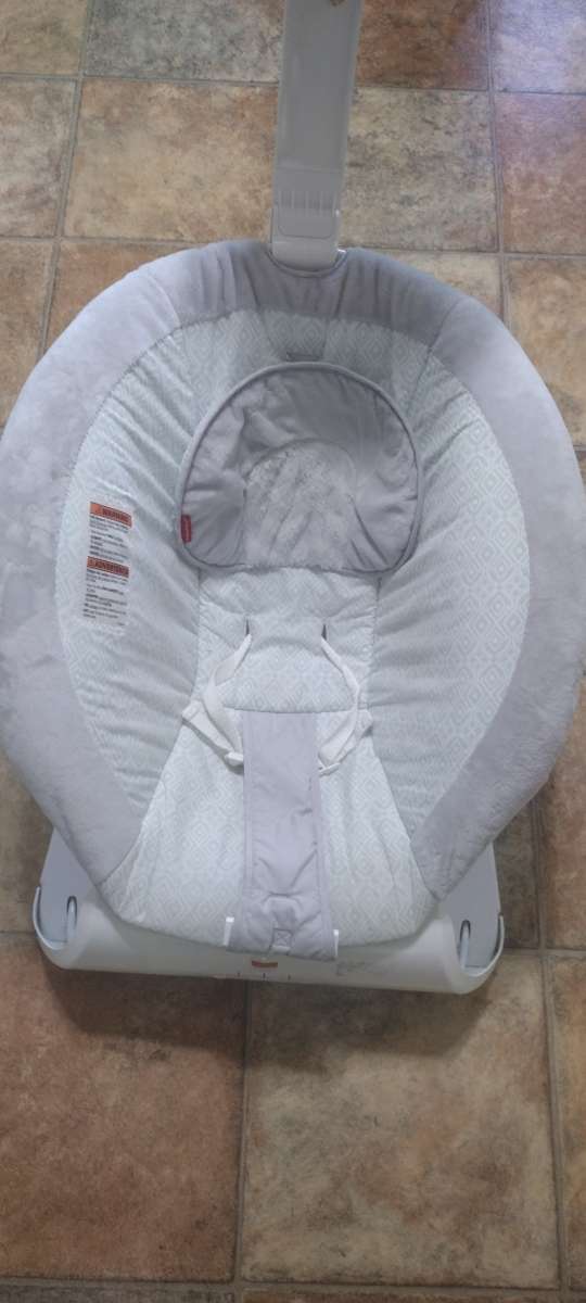 baby bouncer with mobile