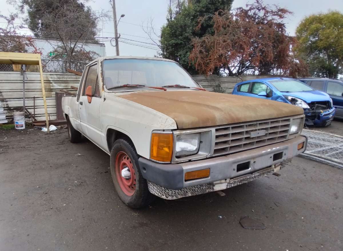 84 Toyota pick up