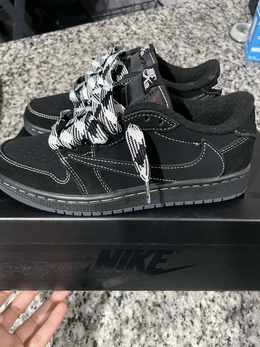 Travis Scott black phantom