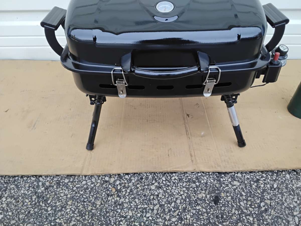 Black Portable Propane Gas Grill 2 Full Propane Tanks New