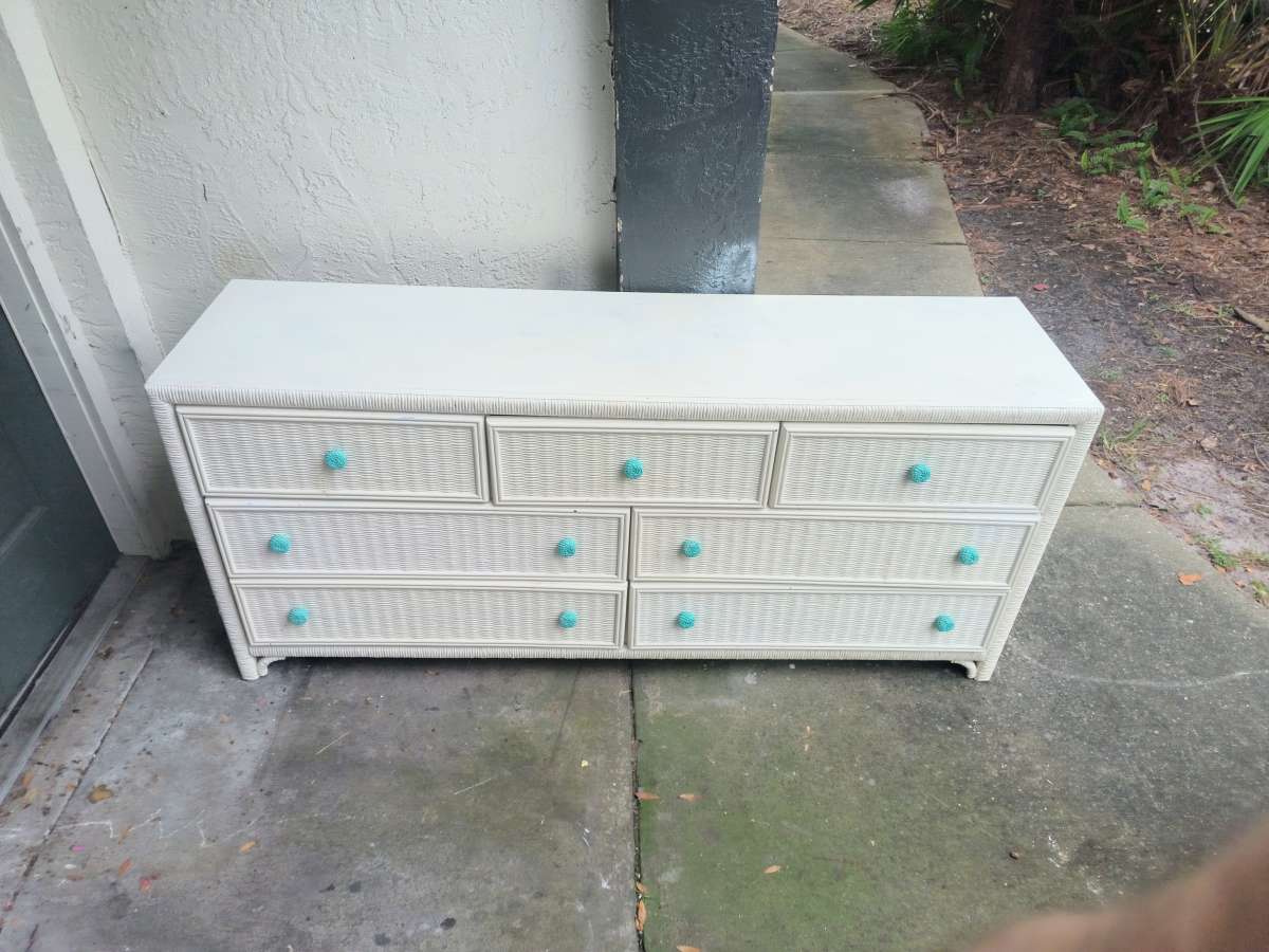 White Long 7 Drawer Dresser