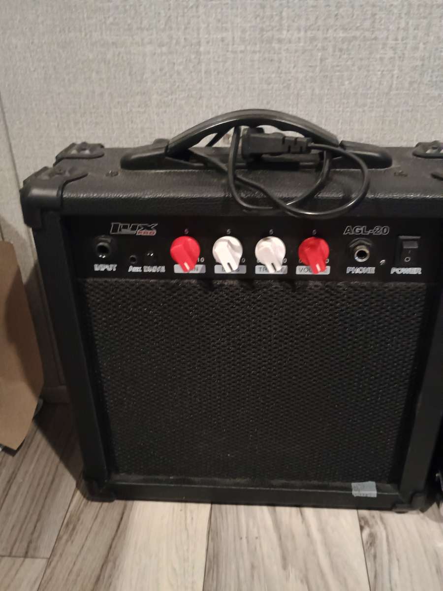 guitar and 3 amps