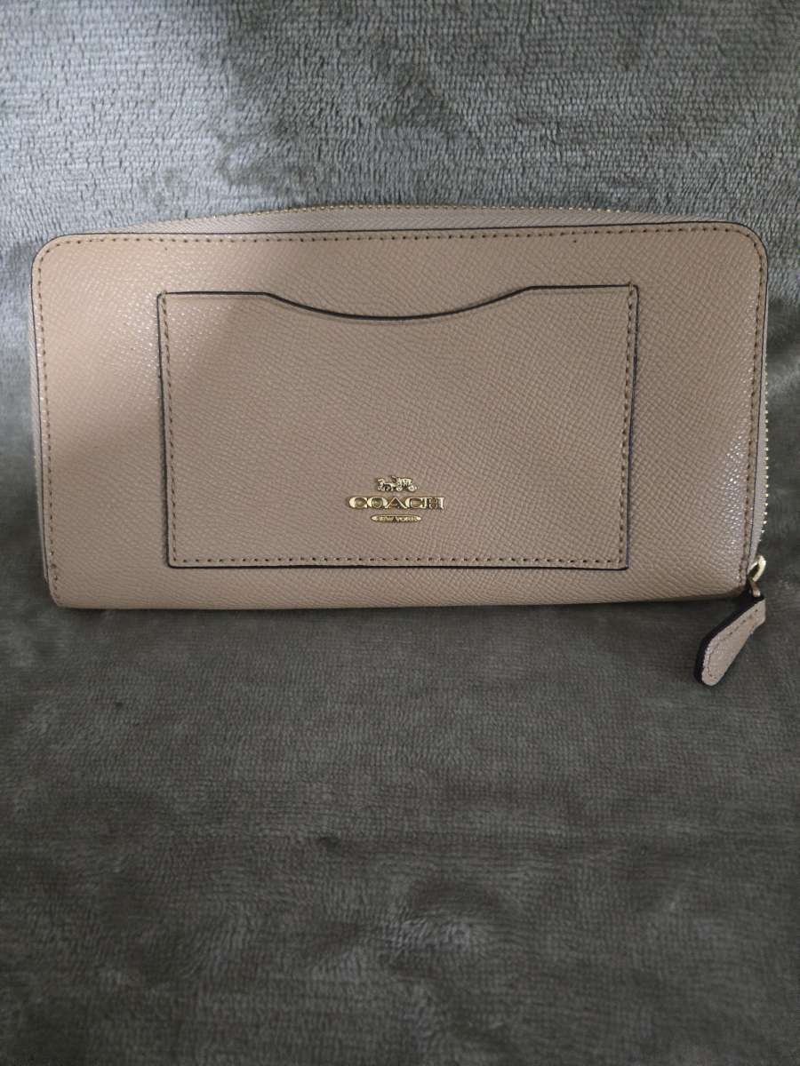 COACH ACCORDION ZIP AROUND WALLET  LIGHT PINK 54007