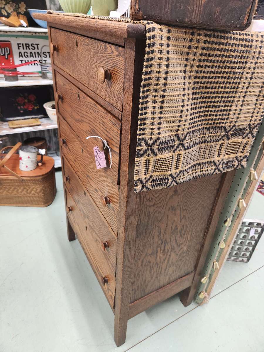 Vintage oak 5 drawer dresser or chest