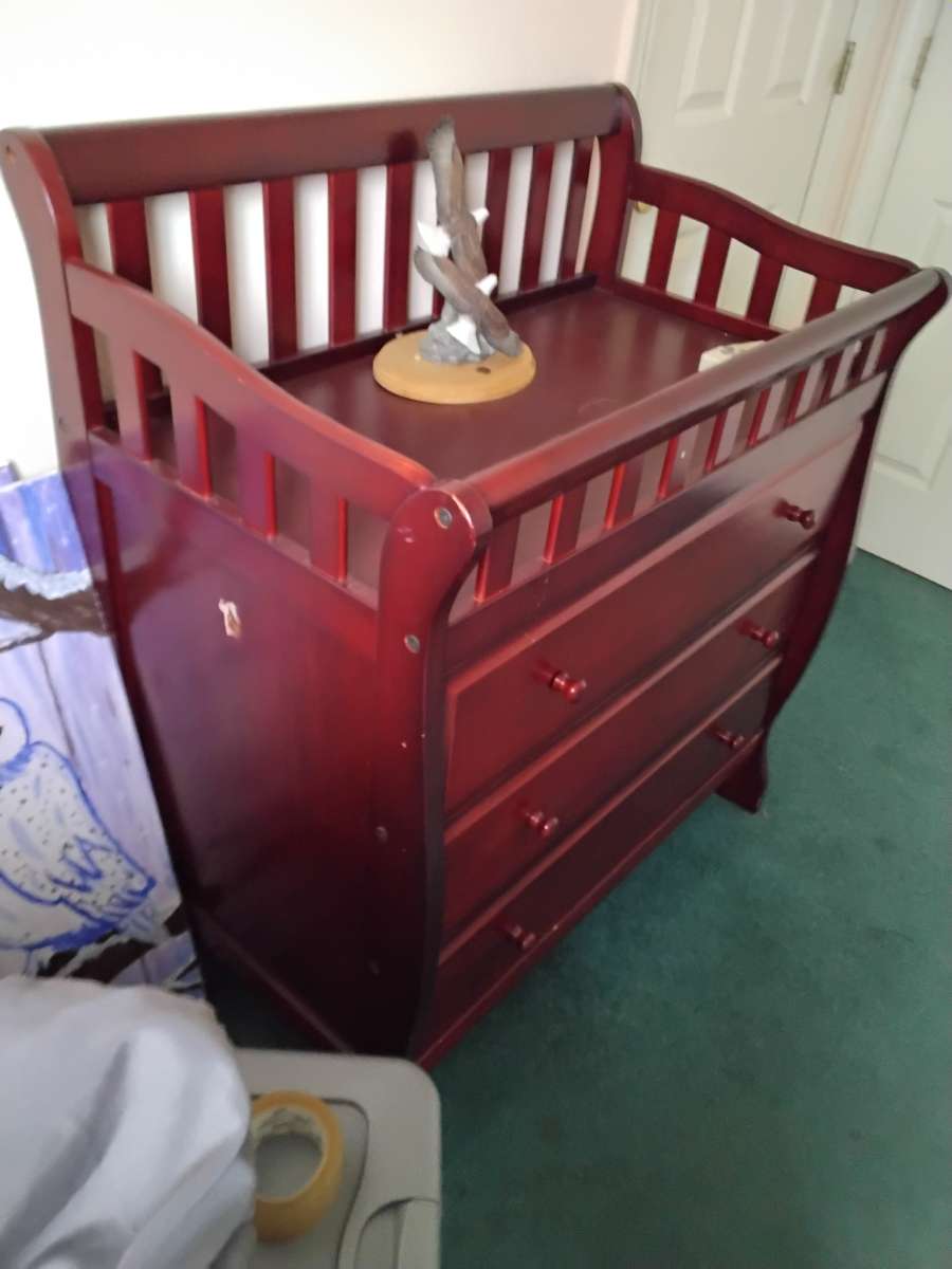 Nice Baby Changing Station with 3 Drawers Very Clean New