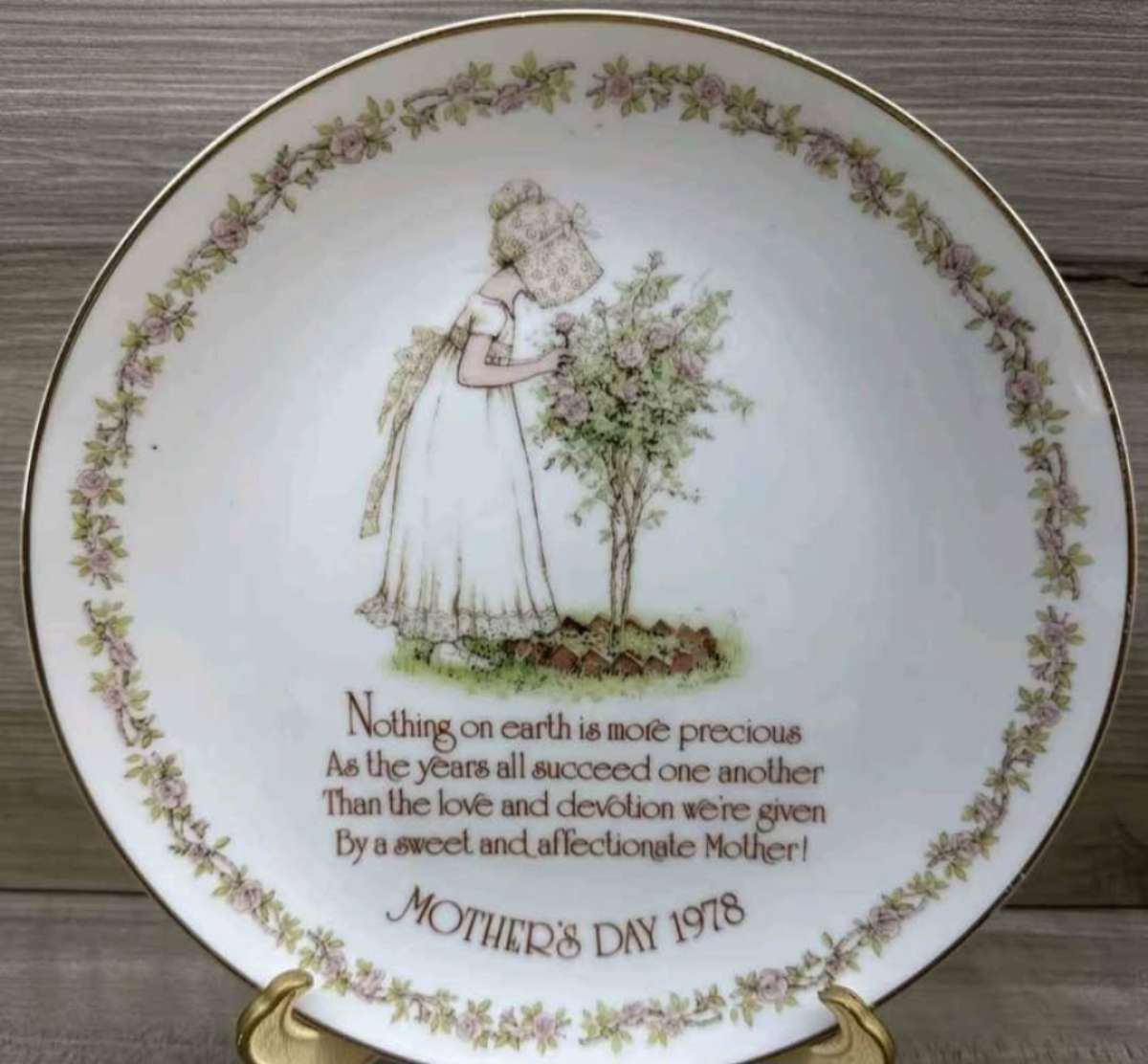 Commemorative Mothers Day 1978 Plate Holly Hobbie American G
