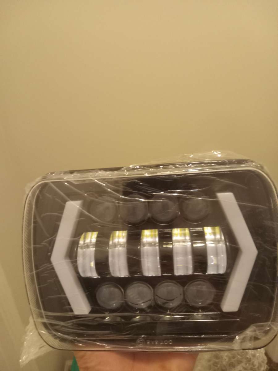 Pair of rectangular LED headlights with H4 connections
