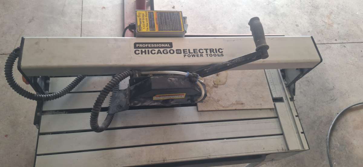 CHICAGO ELECTRIC 7 in 15 HP Bridge Wet Cut Tile Saw with sta