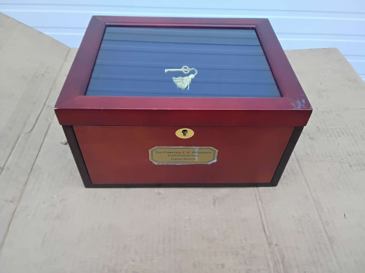 Nice Presidential Coin Collectors Case with Lock Brand New
