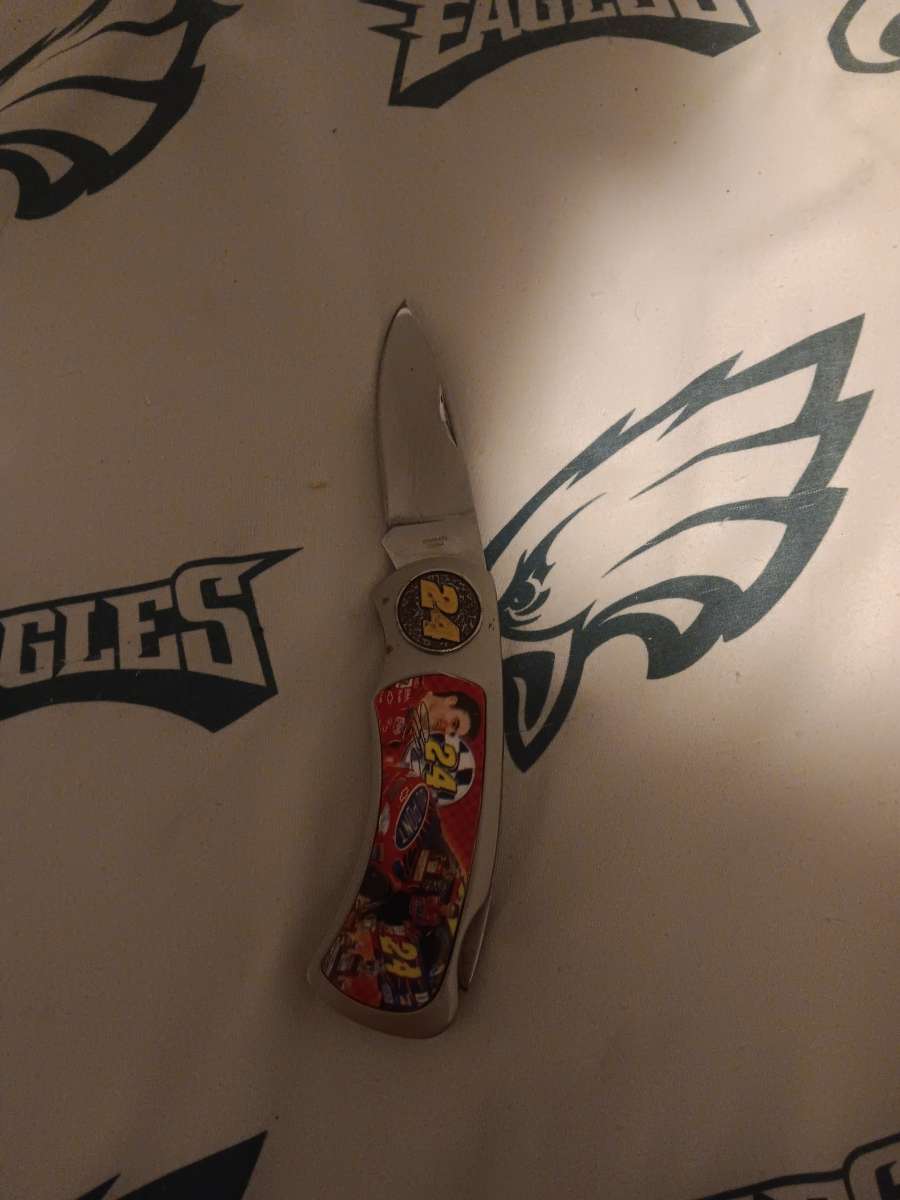 Nascar 24 jeff Jordan collectible pocket knife wont close