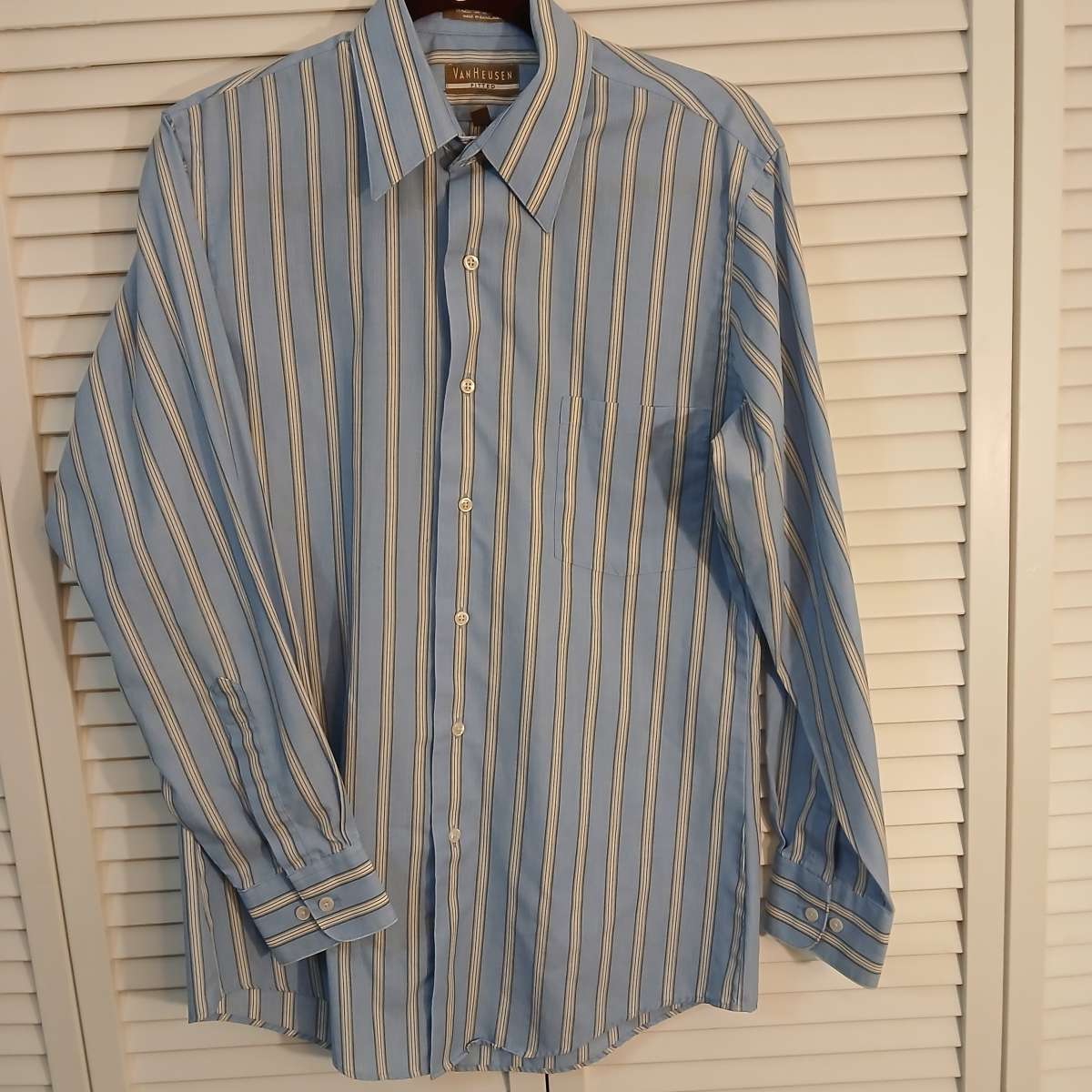 Van Heusen fitted shirt for men size 15