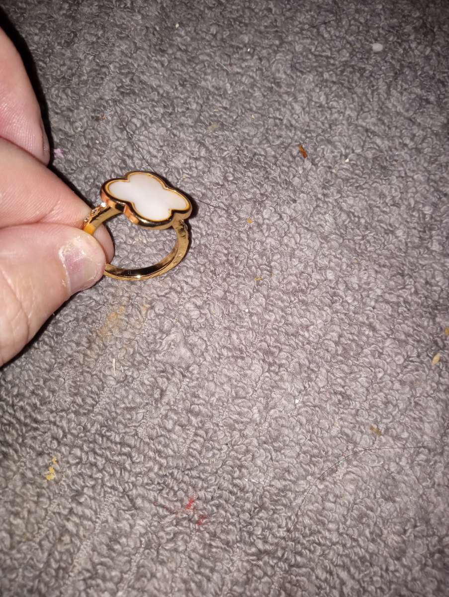 cloverleaf style design ring