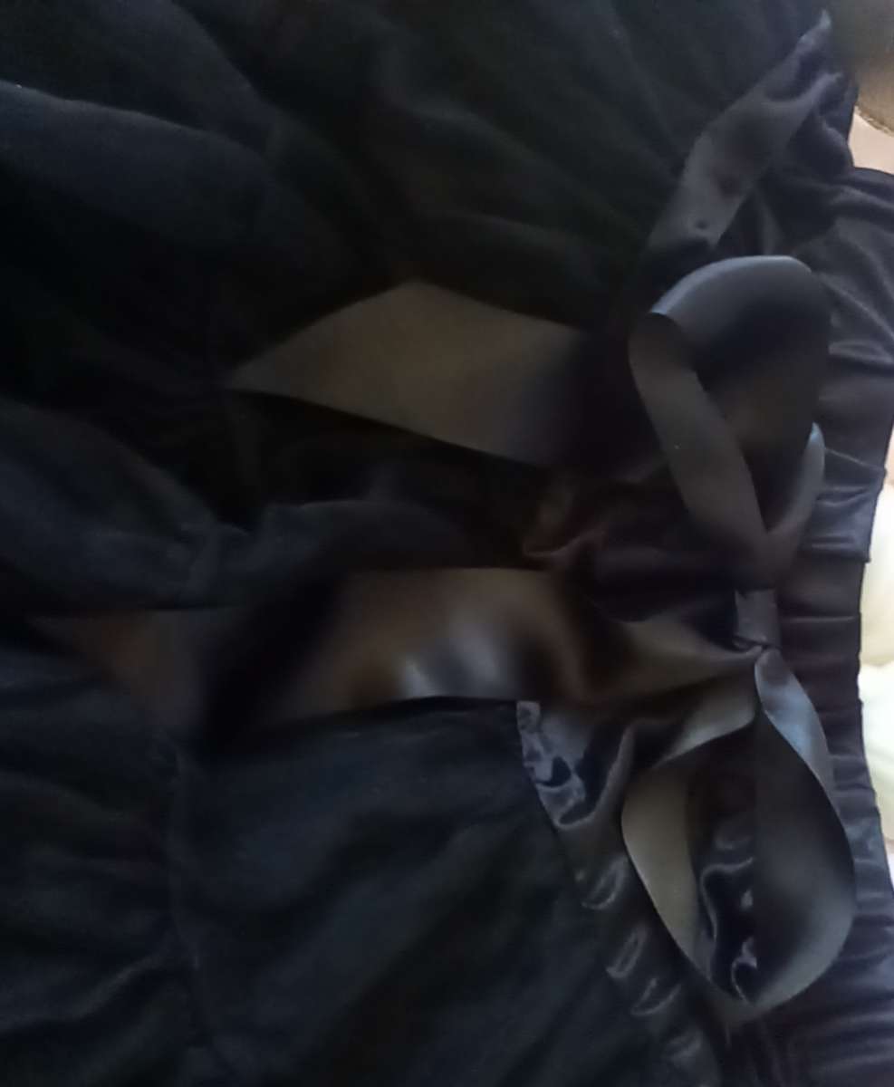 4 to 5yrs Black TuTu Pettiskrt NWT Button Cinchers