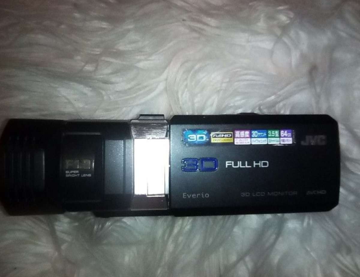 JVC 3D VIDEO CAMERA