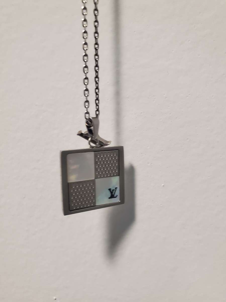 Louis vuitton necklace