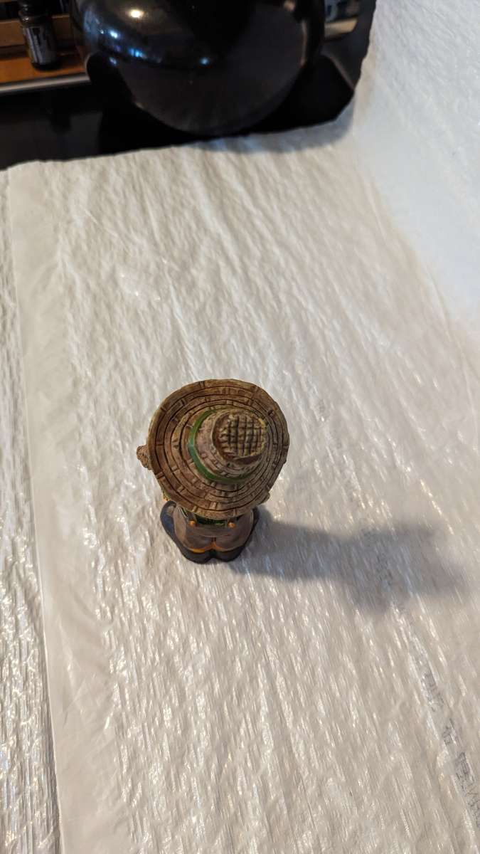 Resin Bobble Head Scarecrow Girl Raking Fall Leaves Figurine