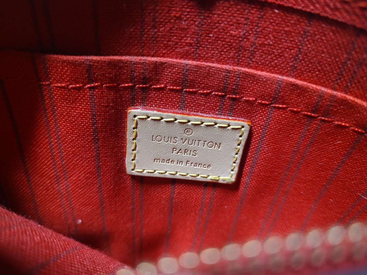 Large Louis Vuitton Neverfull shoulder bag