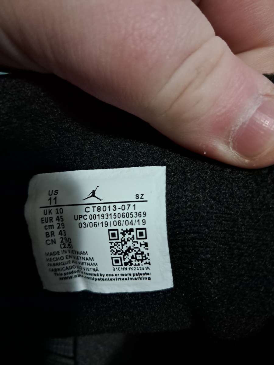 Jordan retro 12s black taxi