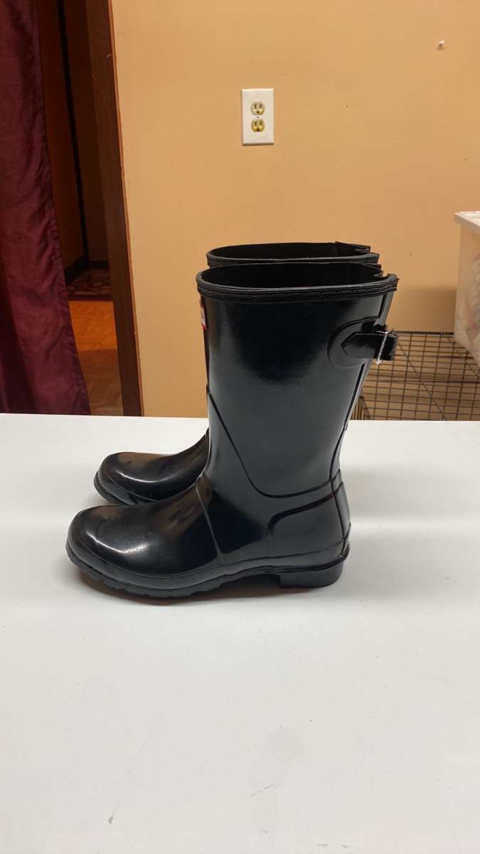 HUNTER Short Gloss Black MidCalf Rubber Rain Boots Size 8
