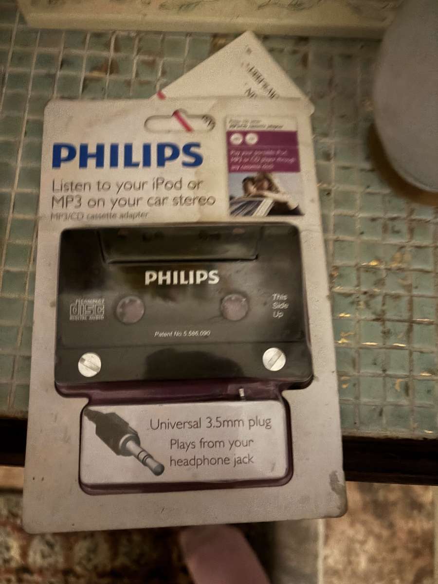 Philips universal 35mm plug MP3  or CD adapter