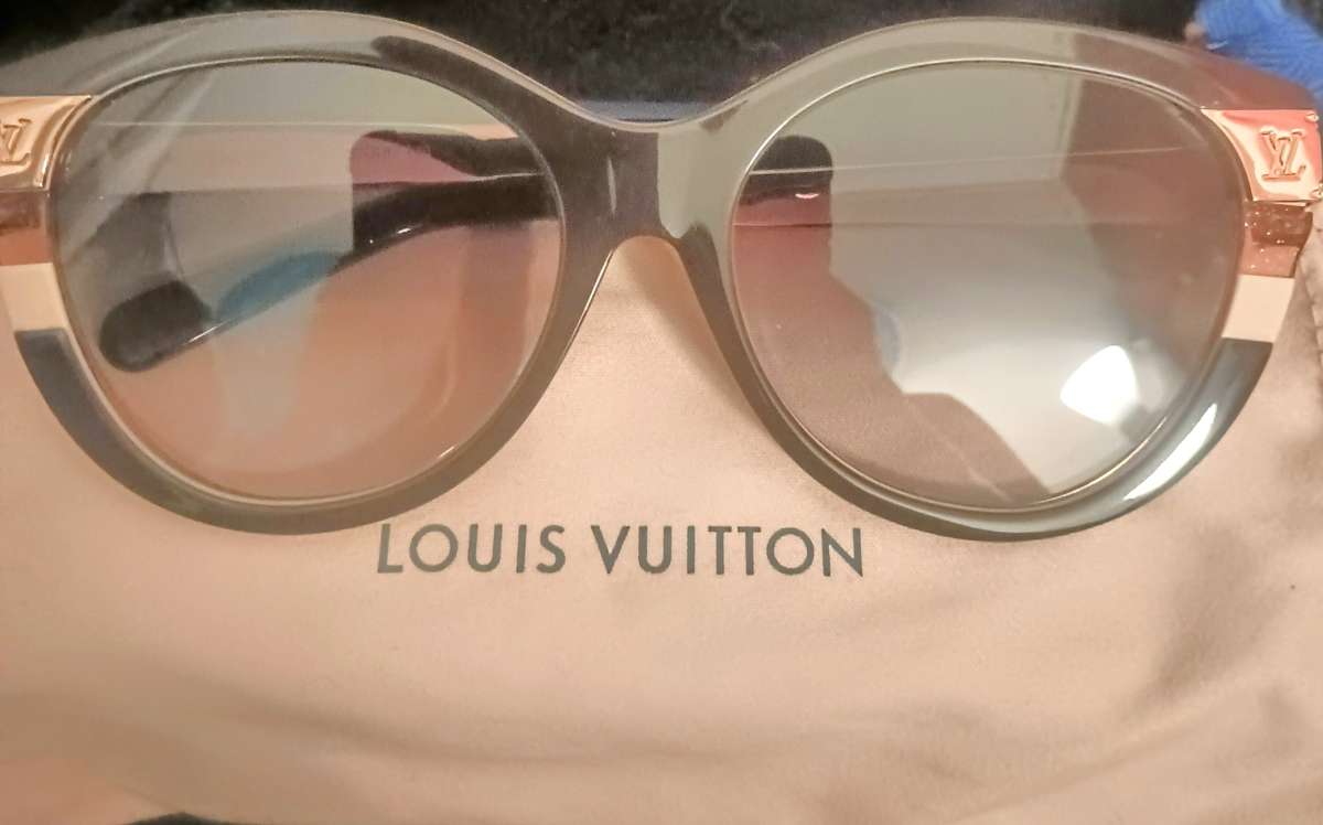 Louis Vuitton Petit Soupon Cat Eye Sunglasses