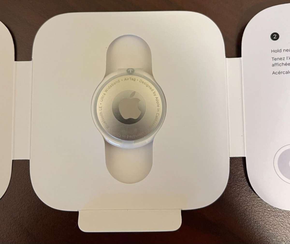 Apple AirTag Tracker