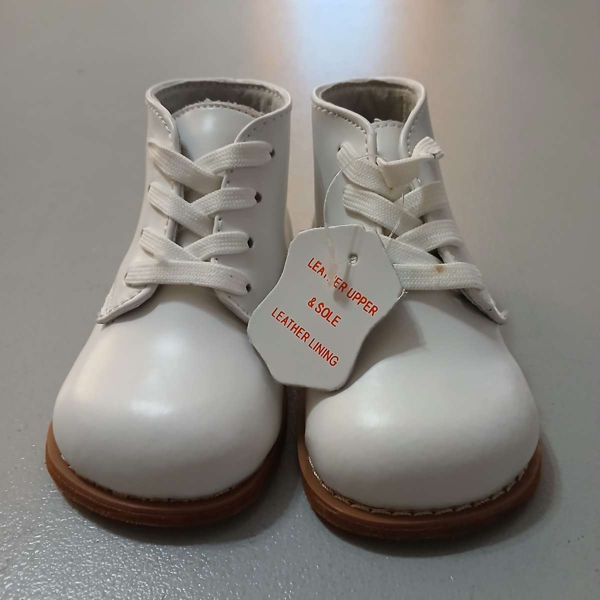 Cavoo Walker Baby Unisex white shoes size 3