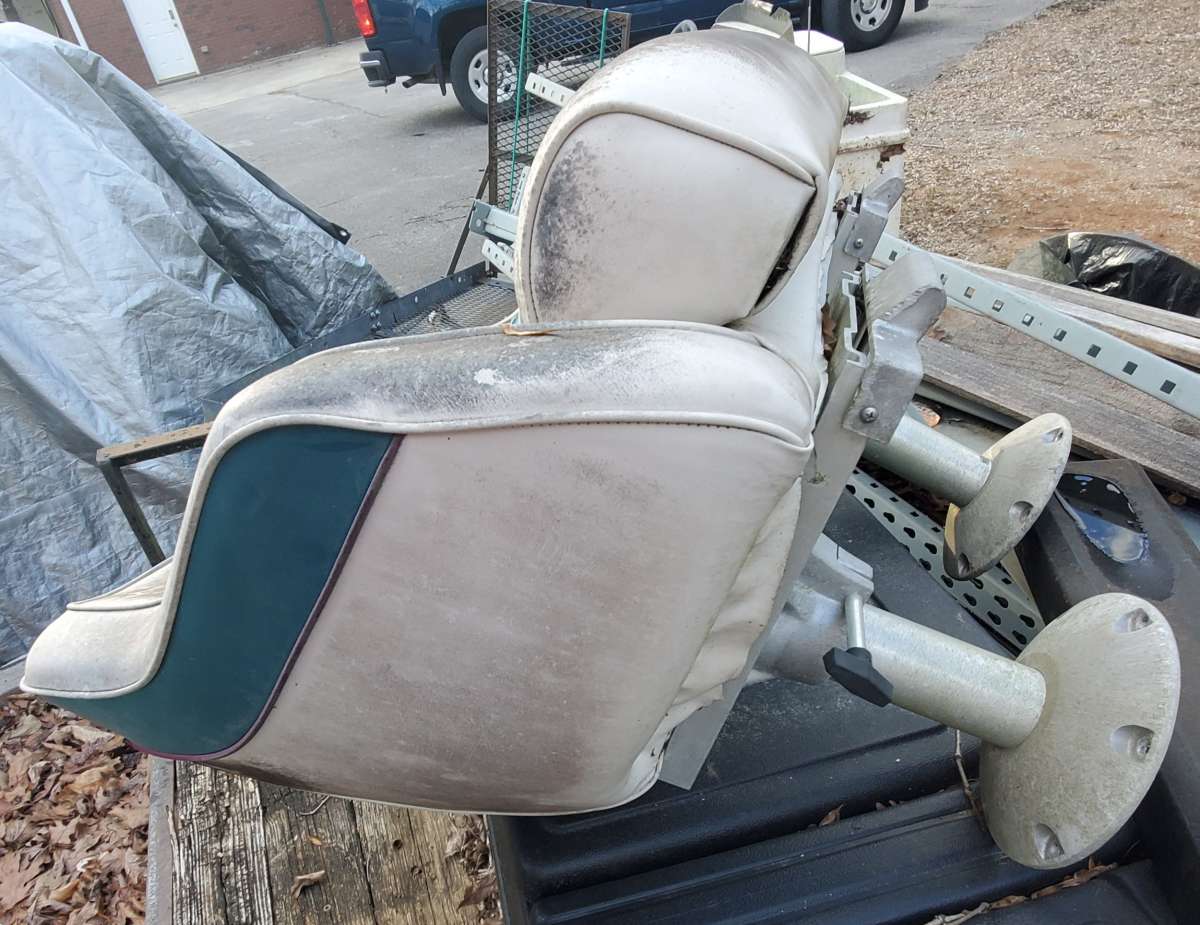 Oversized Pontoon Seat With Double Pedestal Base