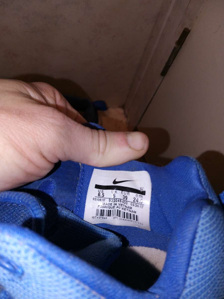 us 6 5 Nike zoom REV