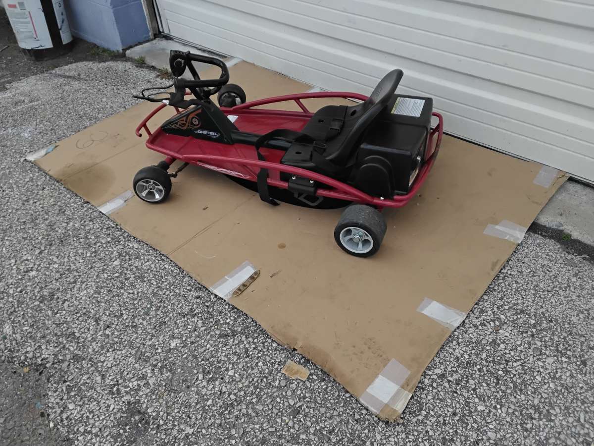 Red Electric Razor Drifter Go kart Needs Battery Like New