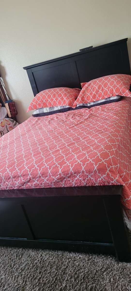 Headboard and Bed Full Size