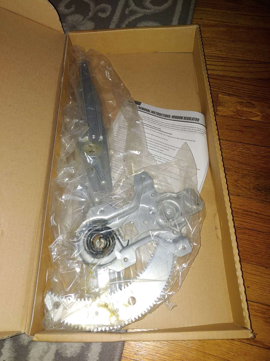 New in box Window Regulator