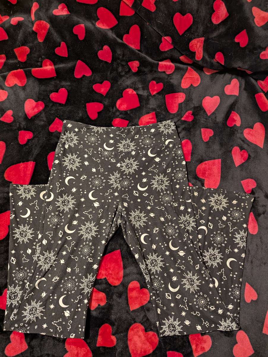 Sun  Moon yoga pants